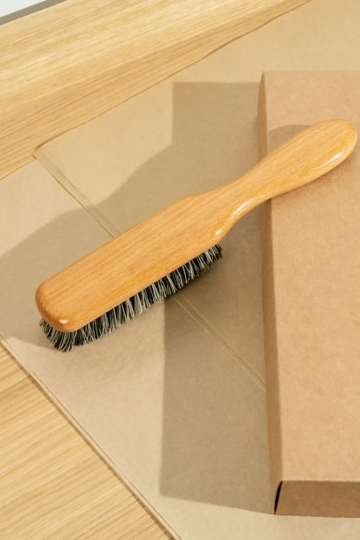 Vaatehuolto>Arkivé Atelier CC7 Vegaaninen Vaateharja + Harjanpuhdistaja