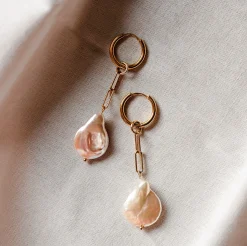 Avaimenperät|Korut>MAMAkoru Coin Pearl Earrings with chain - Golden