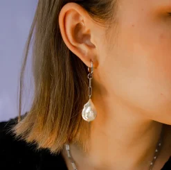 Avaimenperät|Korut>MAMAkoru Coin Pearl Earrings with chain - Silver