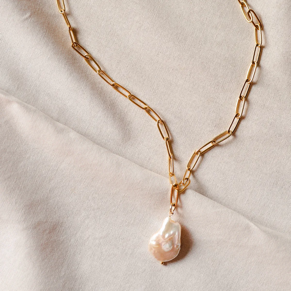 Avaimenperät|Korut>MAMAkoru Coin Pearl paperclip chain - Golden