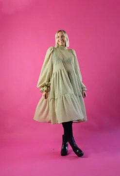 Hameet & Mekot>Miia Halmesmaa Dishy Dress Rusettikauluksella - Glitter Valkokulta M/L