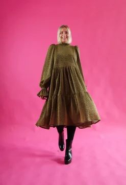 Hameet & Mekot>Miia Halmesmaa Dishy Dress Rusettikauluksella - Glitter Musta/Kulta XL/XXL
