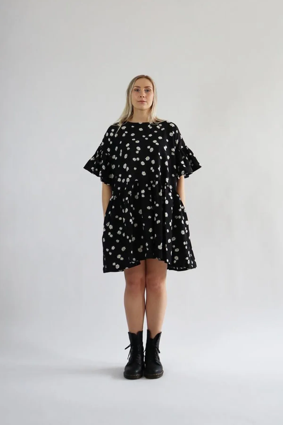 Hameet & Mekot>Miia Halmesmaa Flirty Dress - Daisy Black