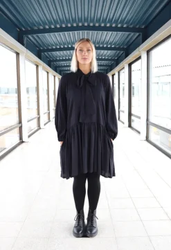 Hameet & Mekot>Miia Halmesmaa Flowy Dress - Black