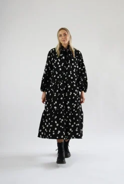 Hameet & Mekot>Miia Halmesmaa Flowy Dress Long - Daisy Black