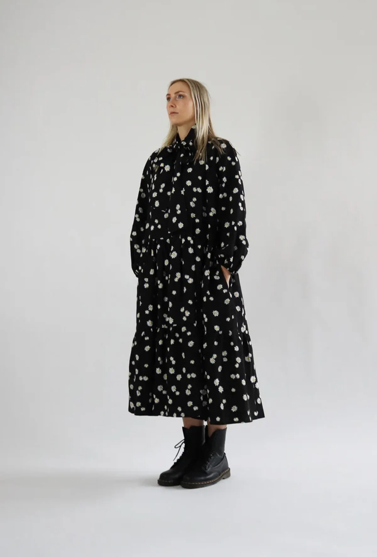 Hameet & Mekot>Miia Halmesmaa Flowy Dress Long - Daisy Black