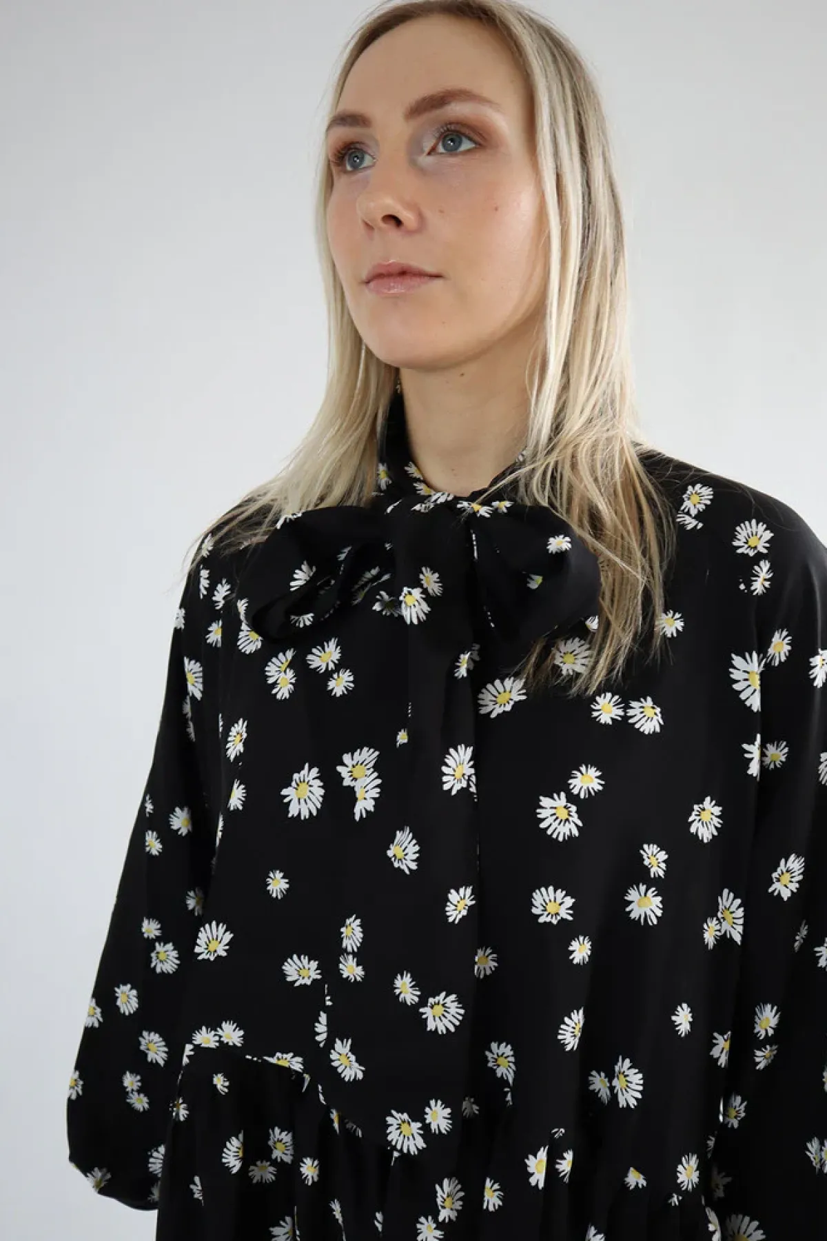 Hameet & Mekot>Miia Halmesmaa Flowy Dress Long - Daisy Black