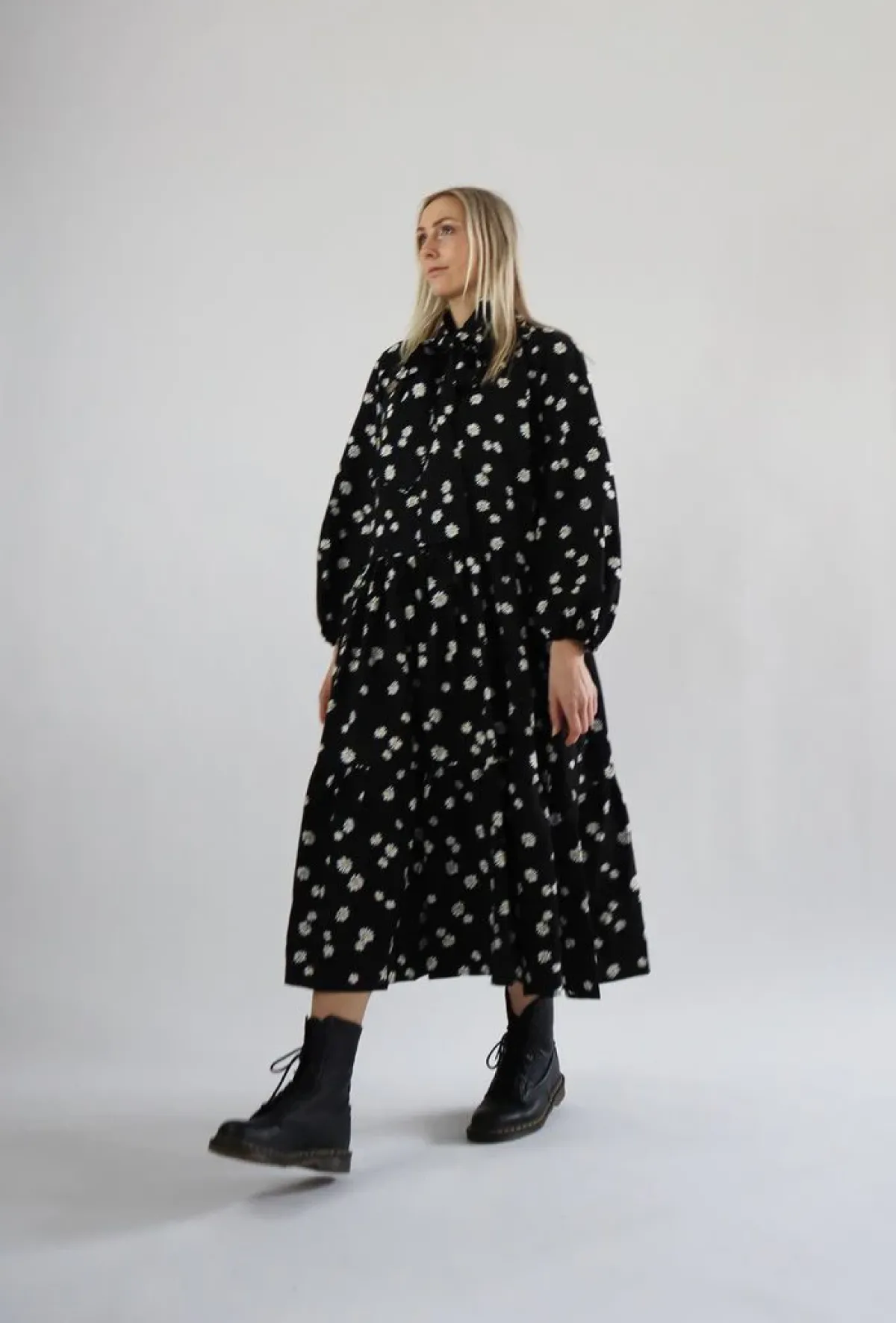 Hameet & Mekot>Miia Halmesmaa Flowy Dress Long - Daisy Black