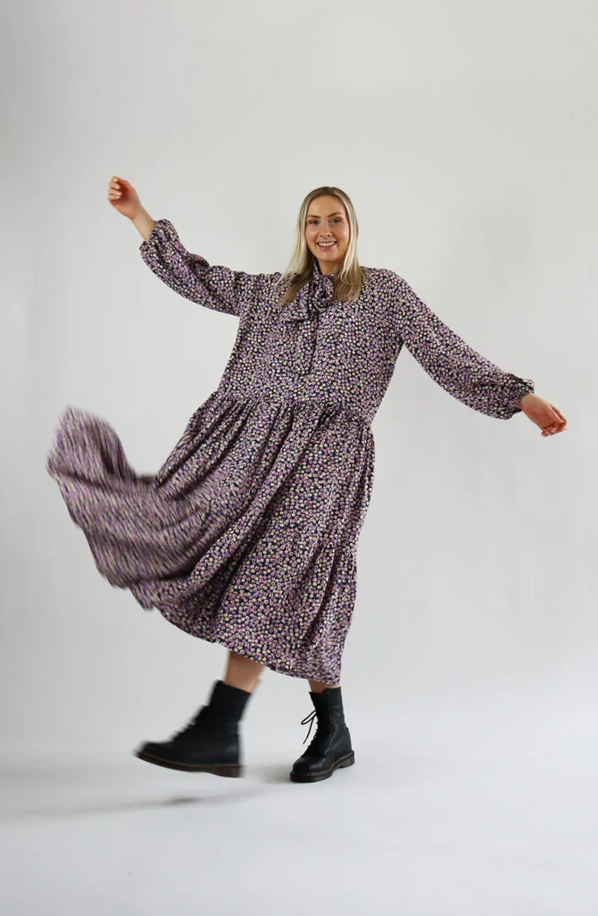 Hameet & Mekot>Miia Halmesmaa Flowy Long Dress - Kukkaniitty
