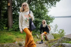 Löydöt|Urheiluvaatteet><noscript><img width=
