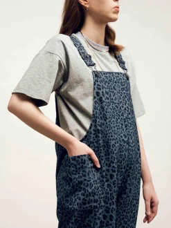 Housut|Oloasut><noscript><img width=