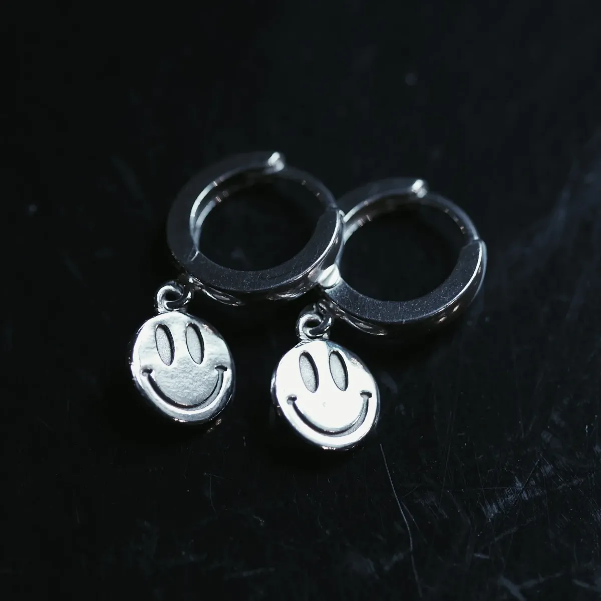 Avaimenperät|Korut>Laura Vartio Mini Smiley Earrings