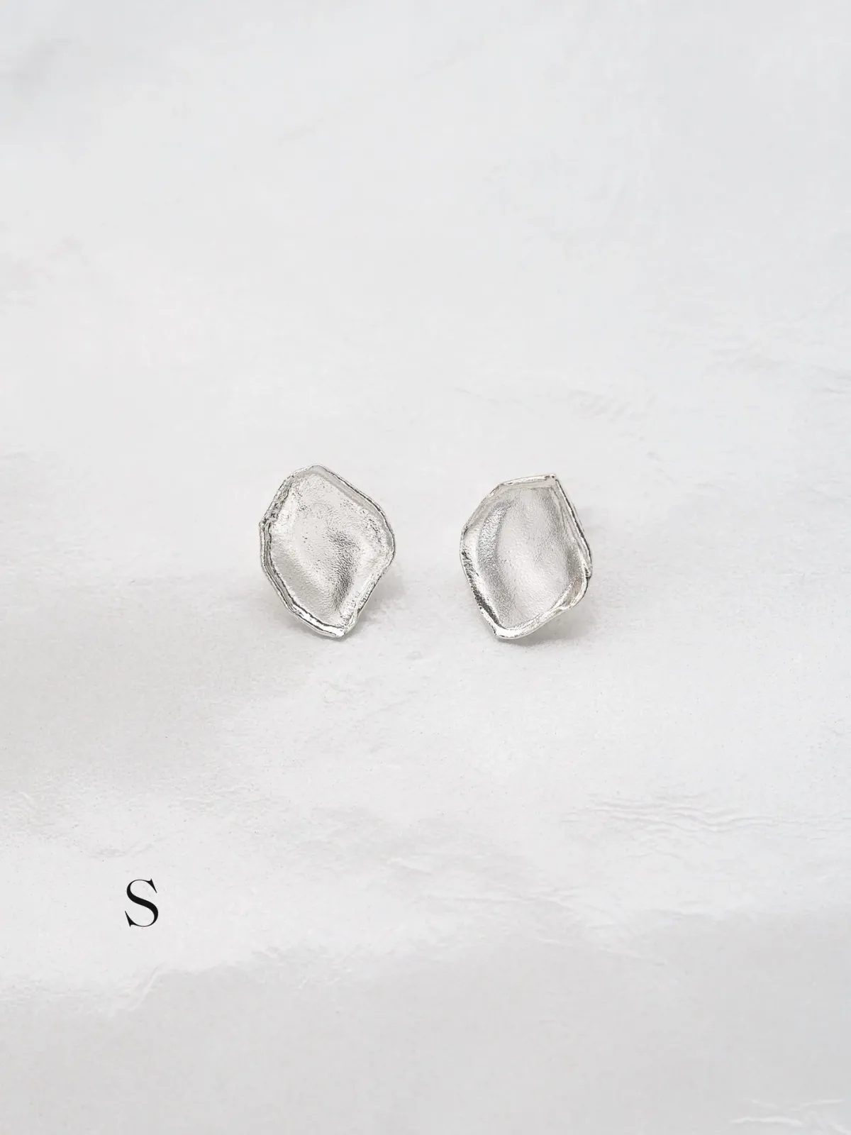 Avaimenperät|Korut>Keski-Pomppu Mirage Earrings Silver