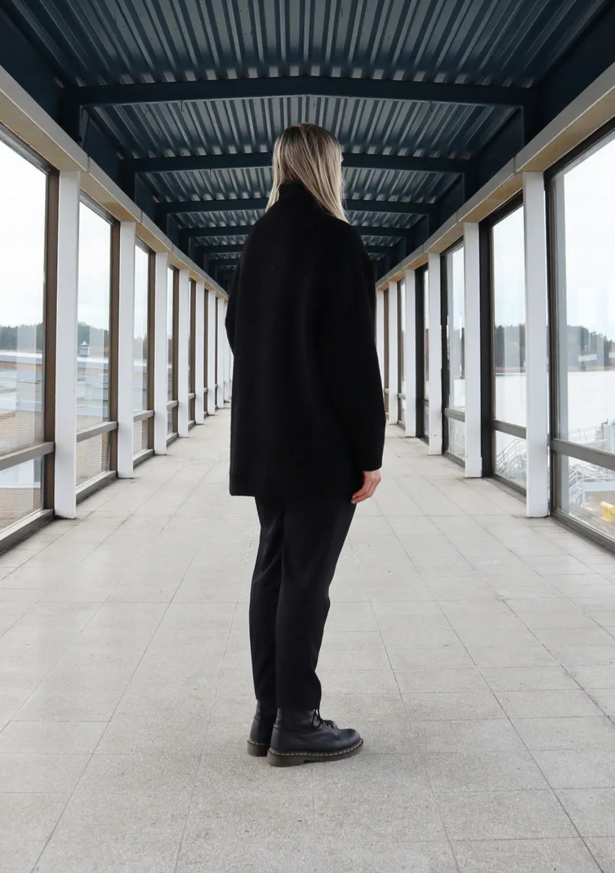 Neuleet>Miia Halmesmaa Oversize Knit - Black XL