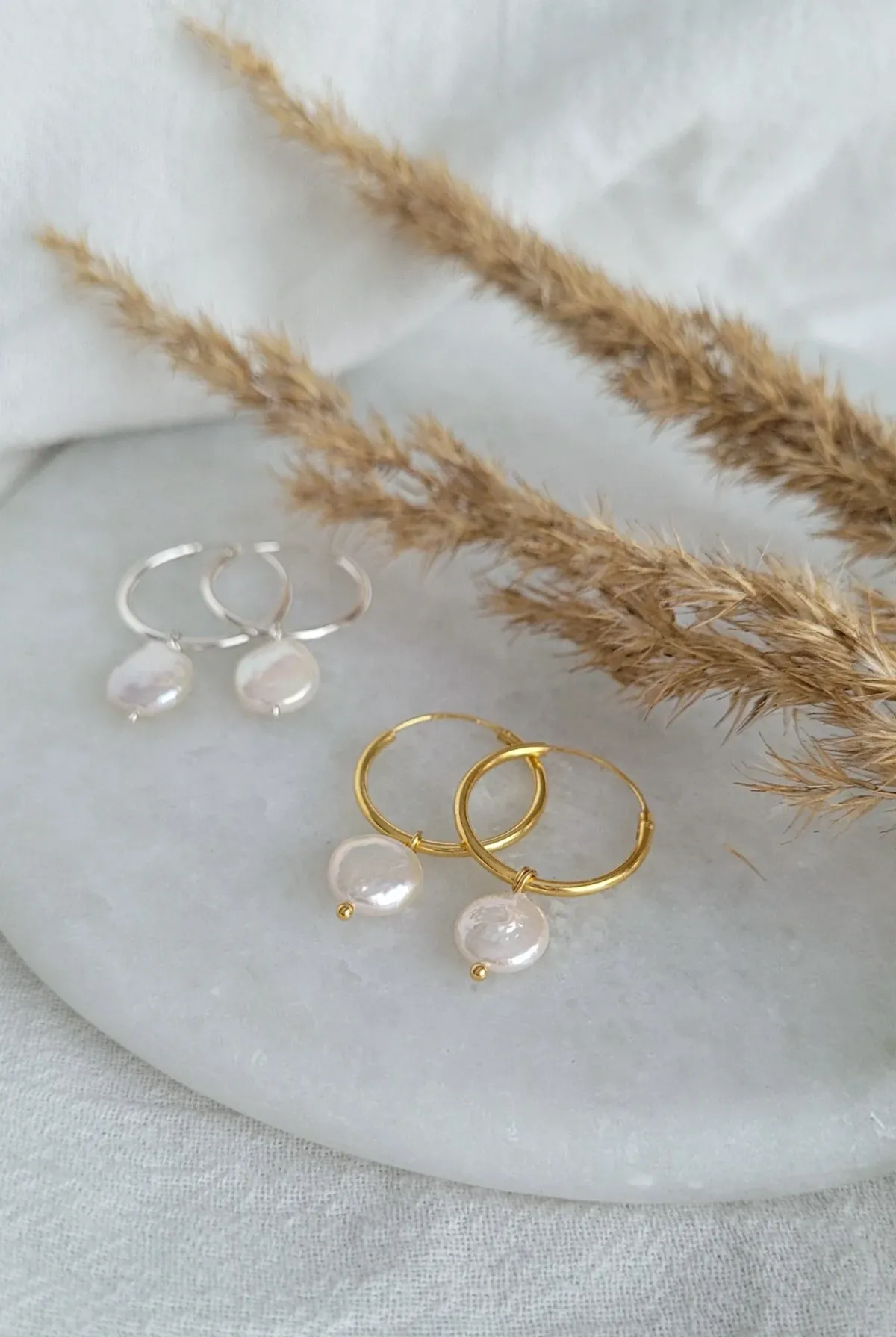 Avaimenperät|Korut>LiLa Design Pärla Hoops Golden hour