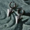 Avaimenperät|Korut>Laura Vartio Shark Tooth Earrings