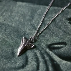 Avaimenperät|Korut>Laura Vartio Shark Tooth Pendant