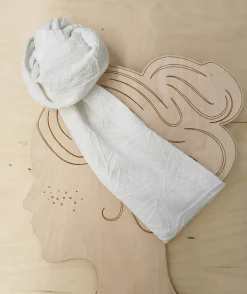 Avaimenperät|Hiusasusteet>Woolberg Pellavapanta - White Embro